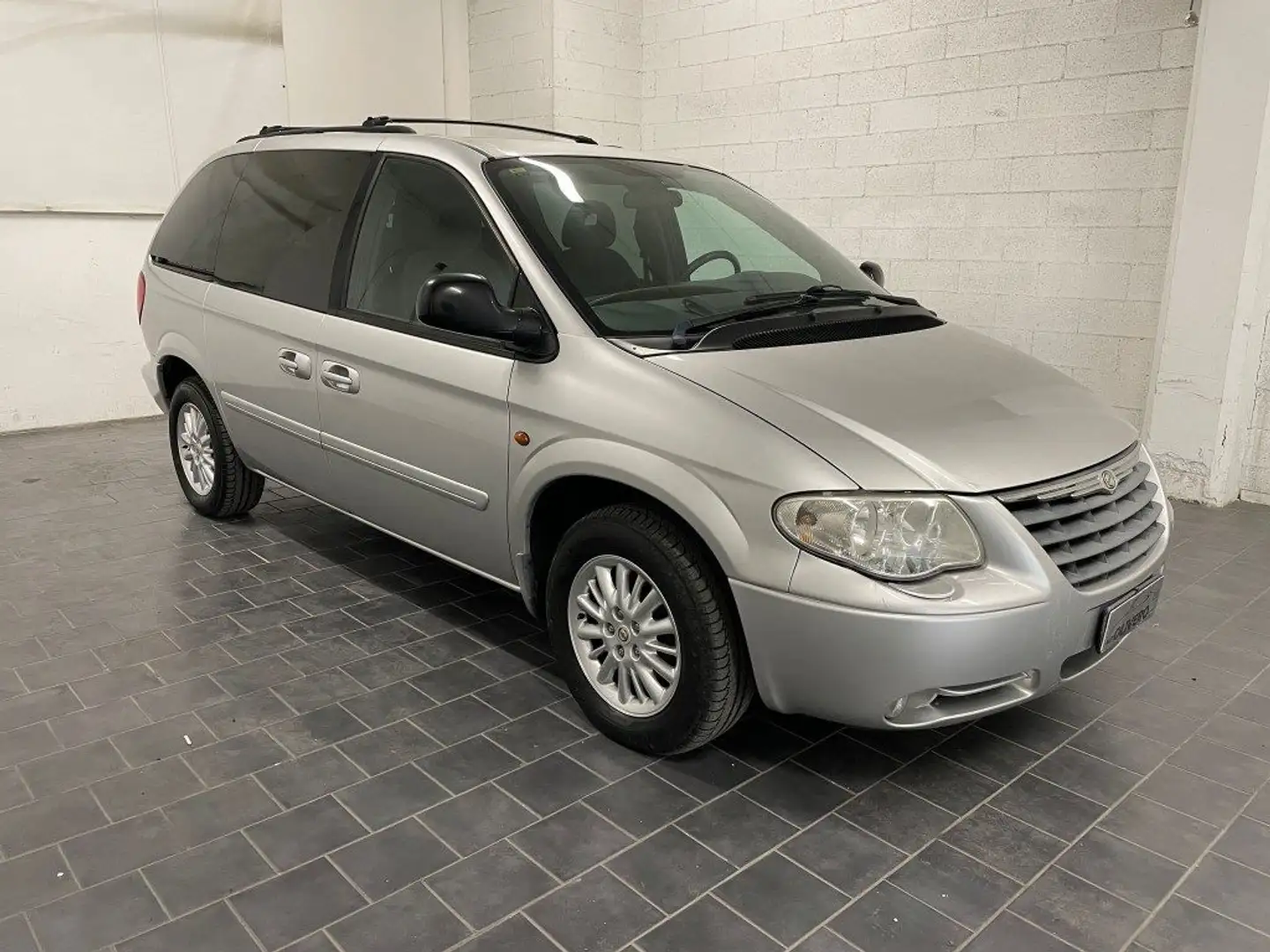 Chrysler Voyager 2.5 CRD 143cv-UNICOPROPRIETARIO-7POSTI Grigio - 1