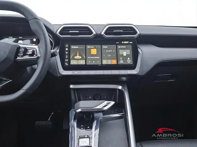 MG ZS view 15