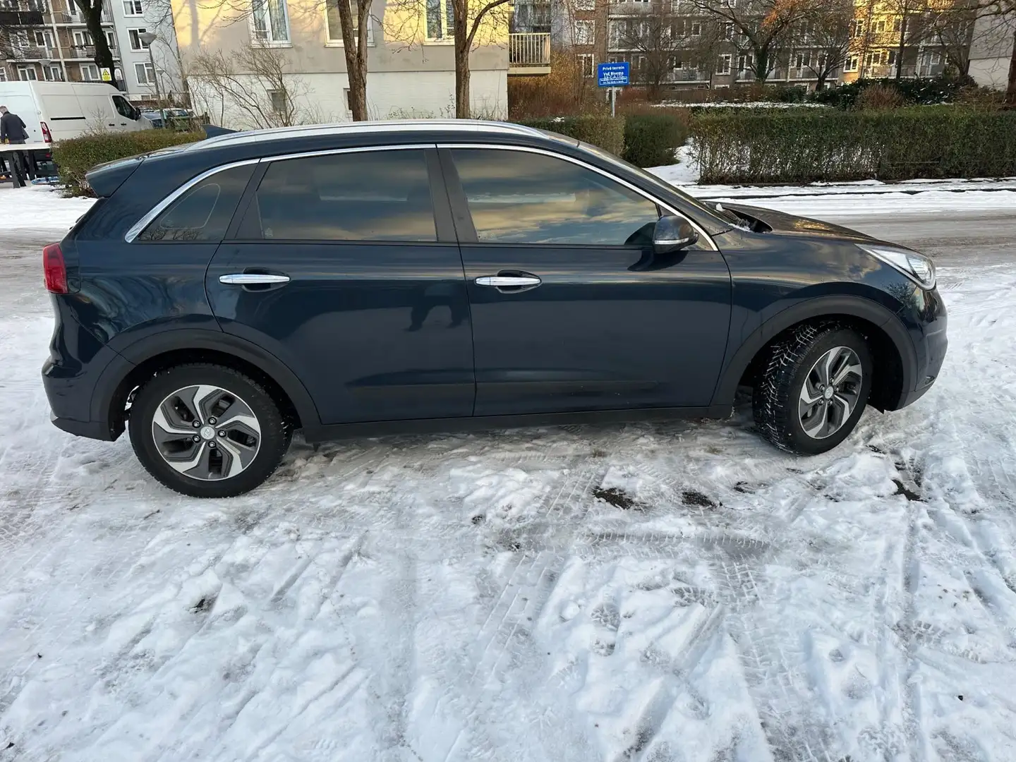 Kia Niro 1.6 GDi Hybrid First Edition NAP Cruise Blau - 2