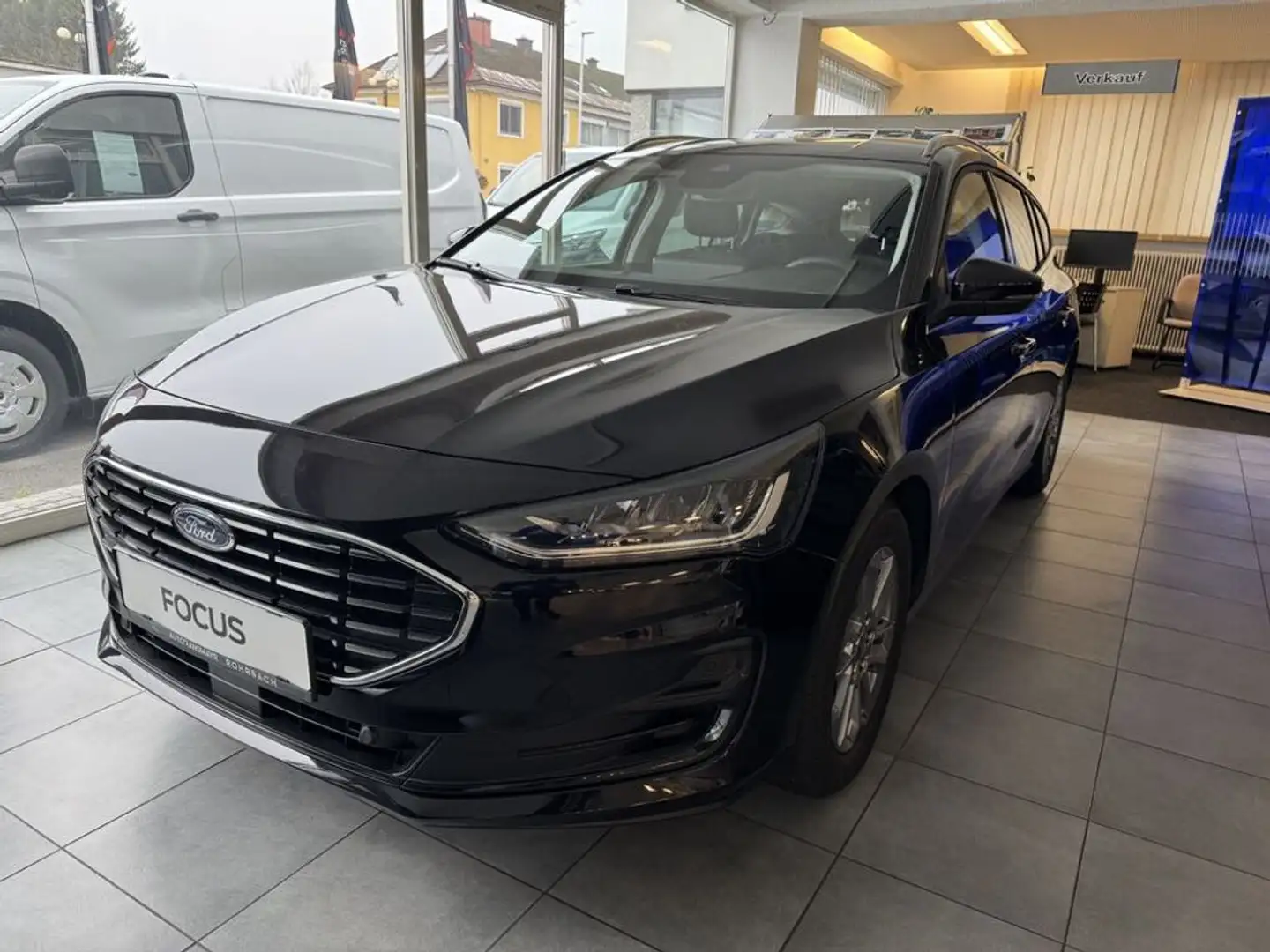 Ford Focus Titanium-Edition Traveller Schwarz - 2