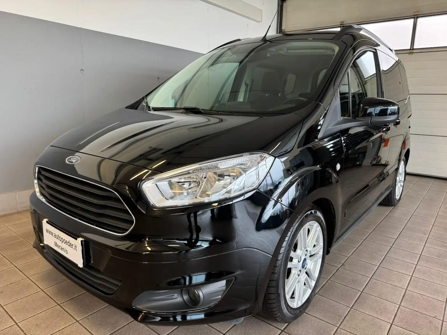 Ford Transit Courier Tourneo 1.0 Titanium Nero - 1