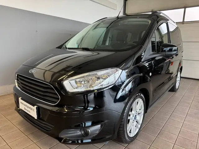 Ford Transit Courier Tourneo 1.0 Titanium