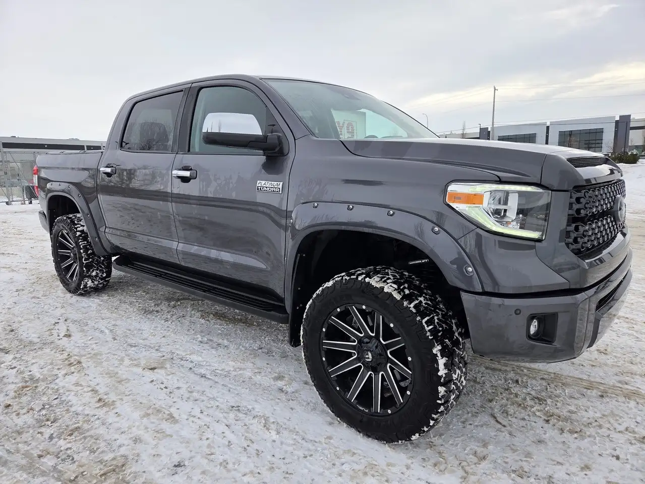 Toyota Tundra снимка Toyota Tundra