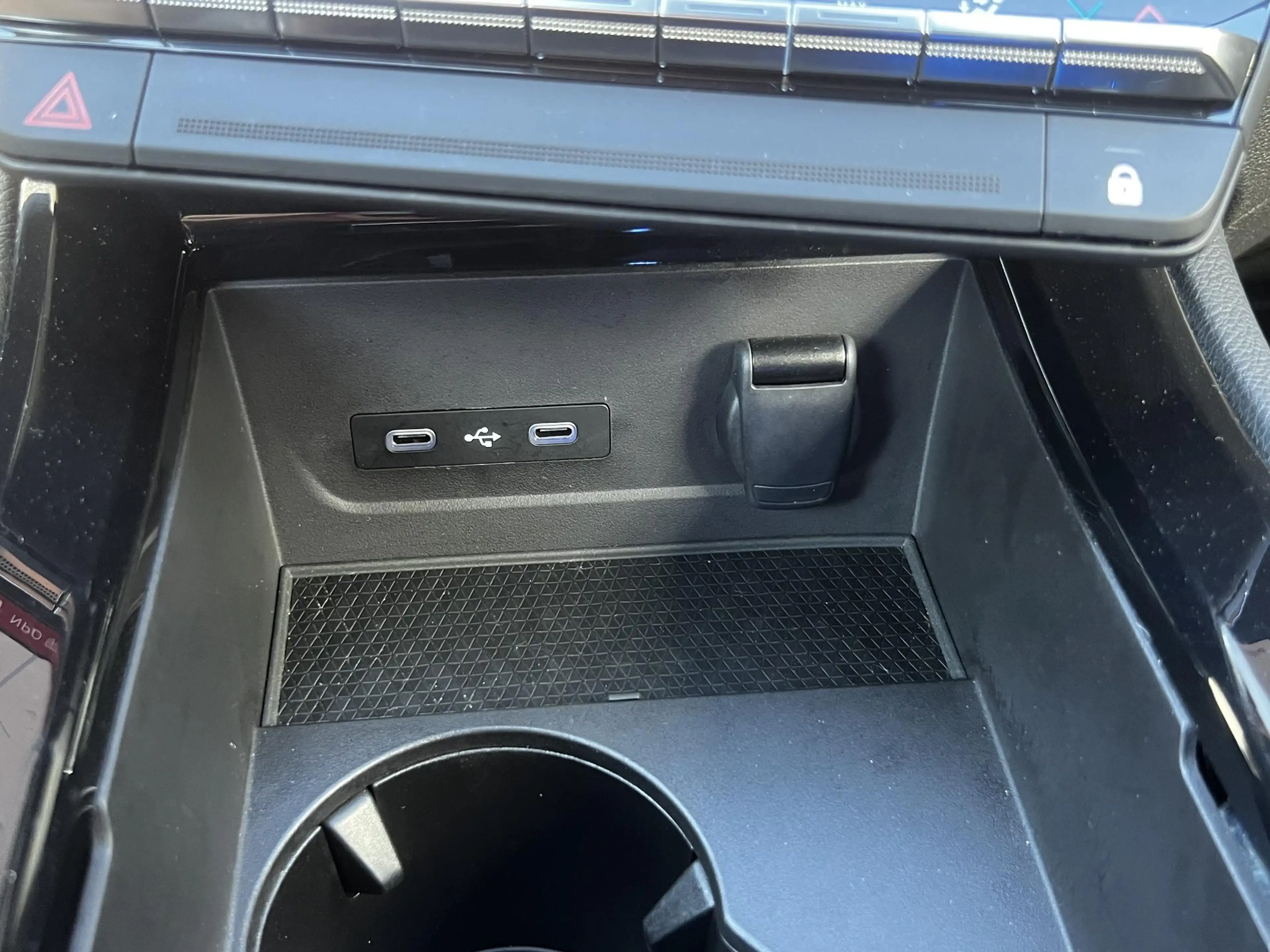 Renault Espace E-Tech full hybrid 200 esprit Alpine 7p. | Apple C — photo 17