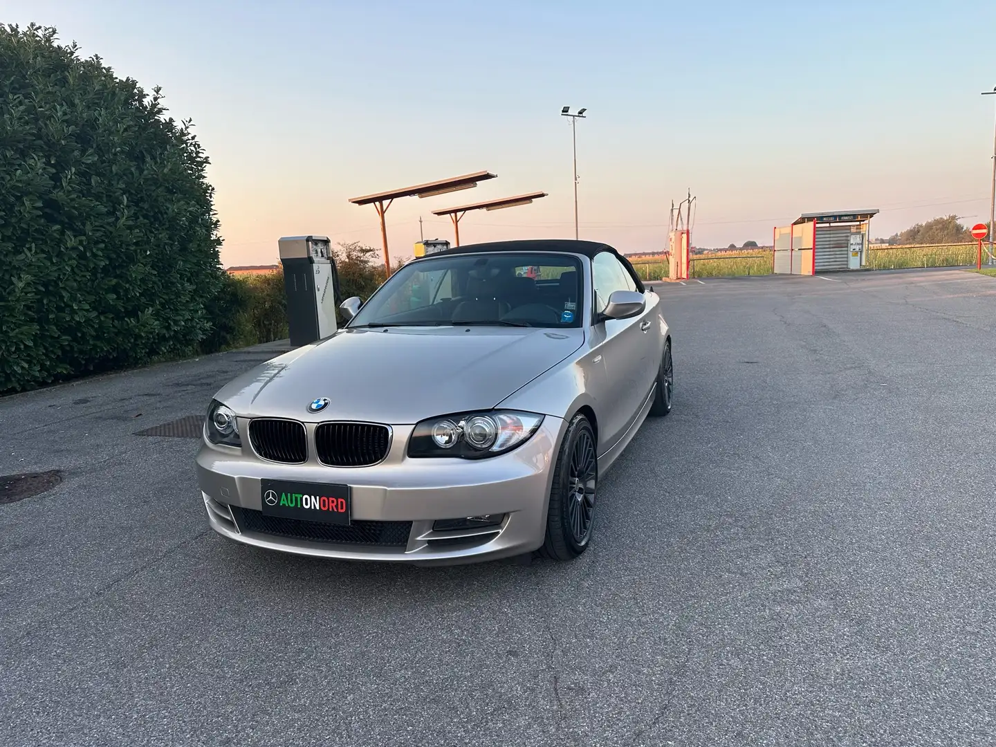 BMW 120 120d Cabrio Attiva Bronce - 1