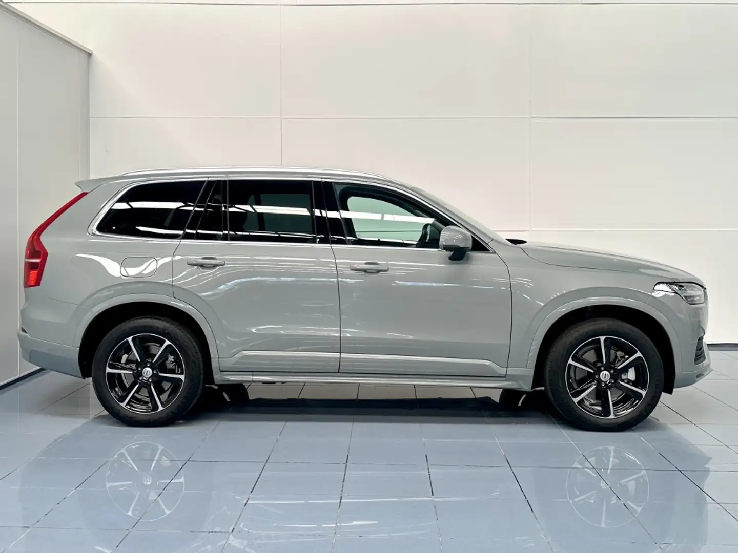 Volvo XC90 B5 Core AWD Aut. Gris - 2