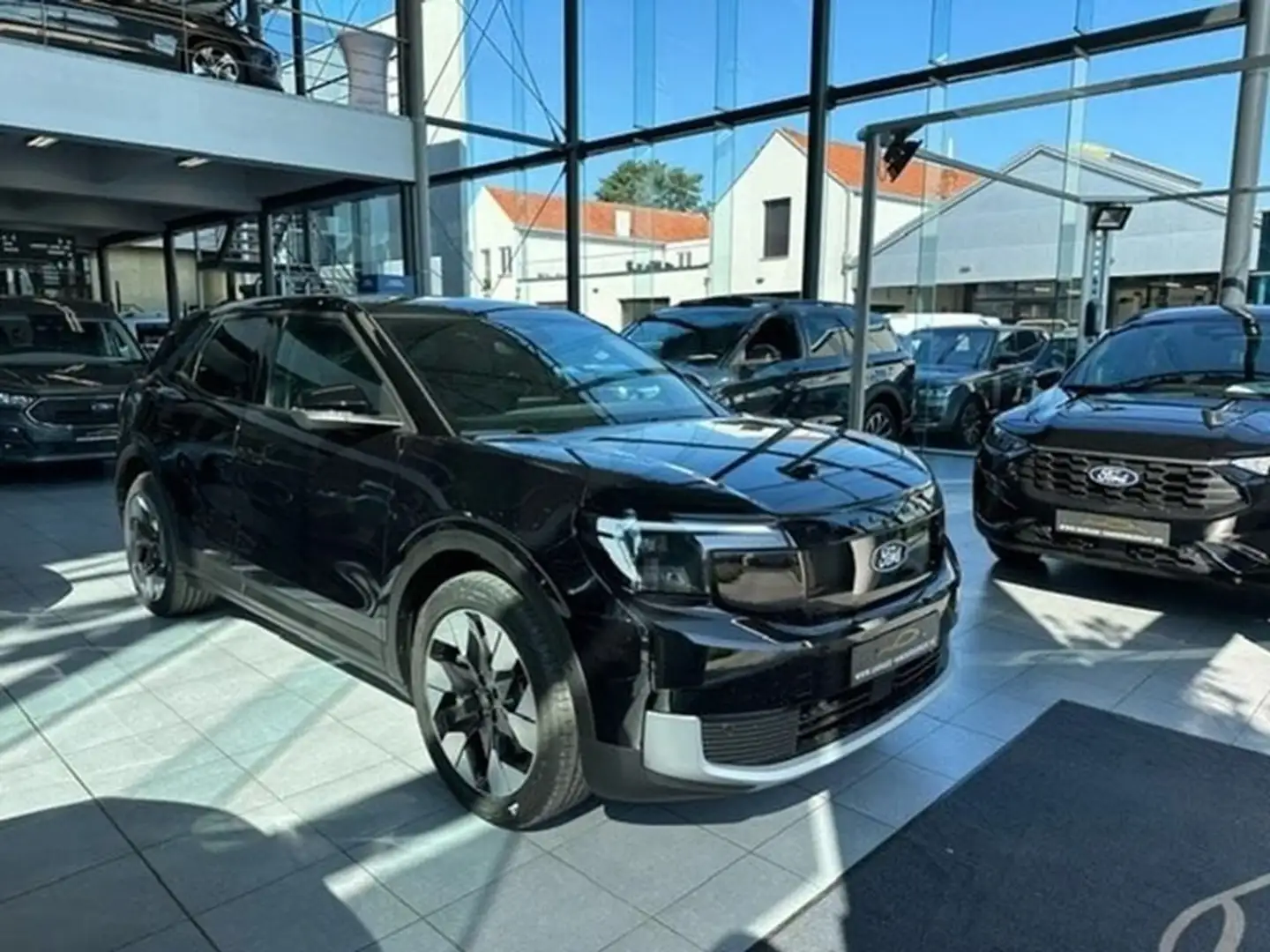 Ford Explorer PREMIUM EXTENDED RANGE RWD 286PK FULL OPTION Zwart - 1