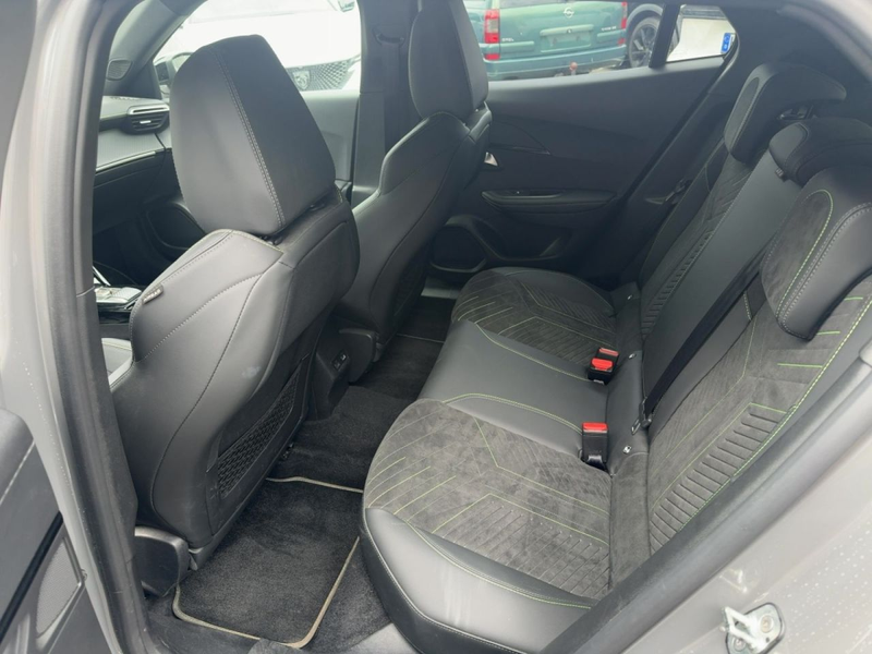 Peugeot 2008 GT PureTech 130 EAT8 — photo 9