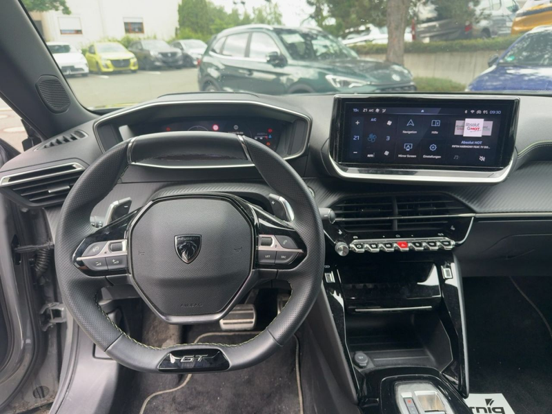 Peugeot 2008 GT PureTech 130 EAT8 — photo 10