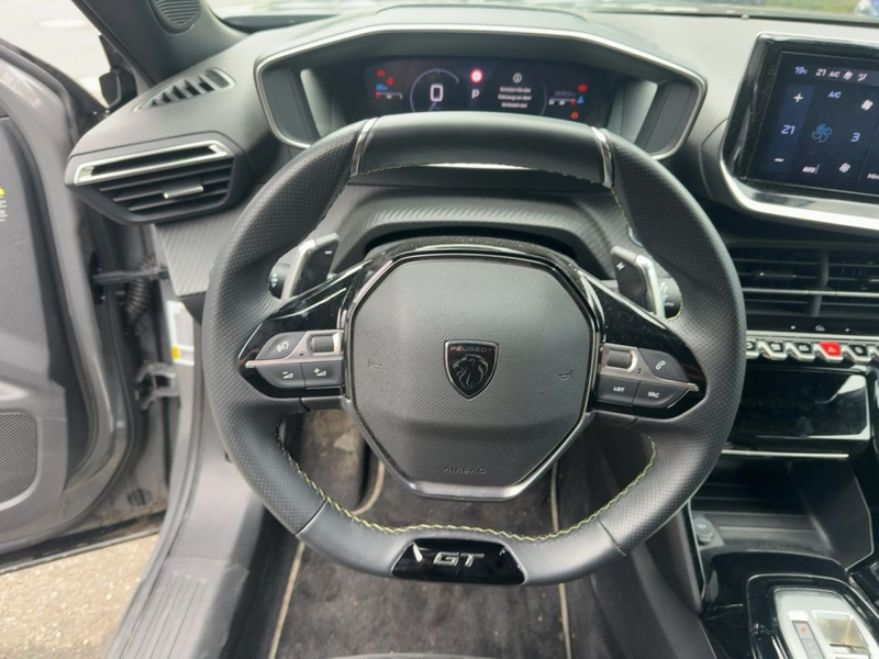 Peugeot 2008 GT PureTech 130 EAT8 — photo 11