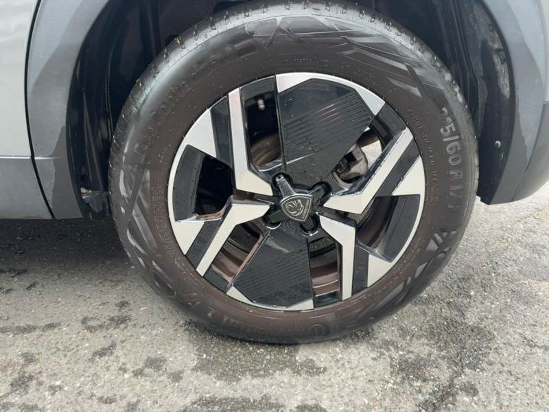 Peugeot 2008 GT PureTech 130 EAT8 — photo 13