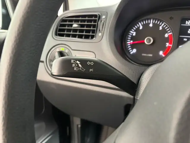 Volkswagen Polo view 7
