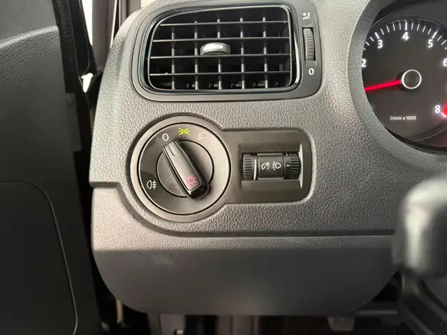 Volkswagen Polo view 5