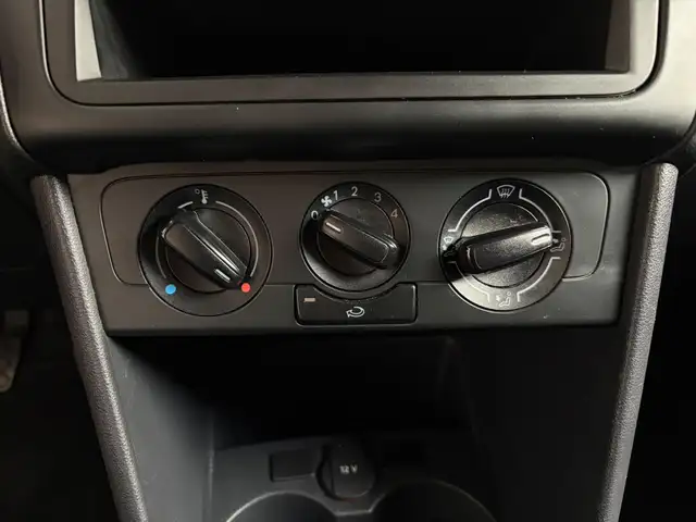 Volkswagen Polo view 11