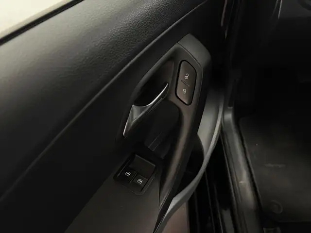 Volkswagen Polo view 4