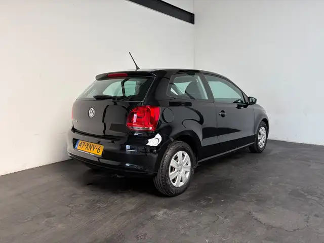 Volkswagen Polo view 2