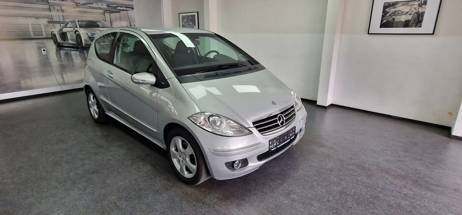 Mercedes-Benz A 150 AVANTGARDE Teilleder TÜV 07/2027 Silber - 2