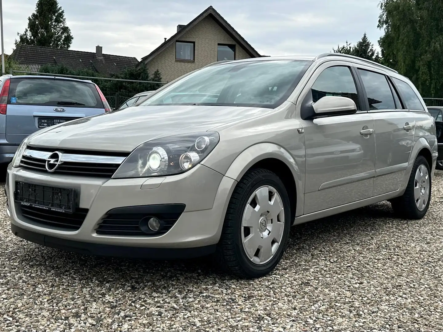 Opel Astra 1.8 Edition 1Hand Scheckheft Xenon SHZ Automatik Grau - 1