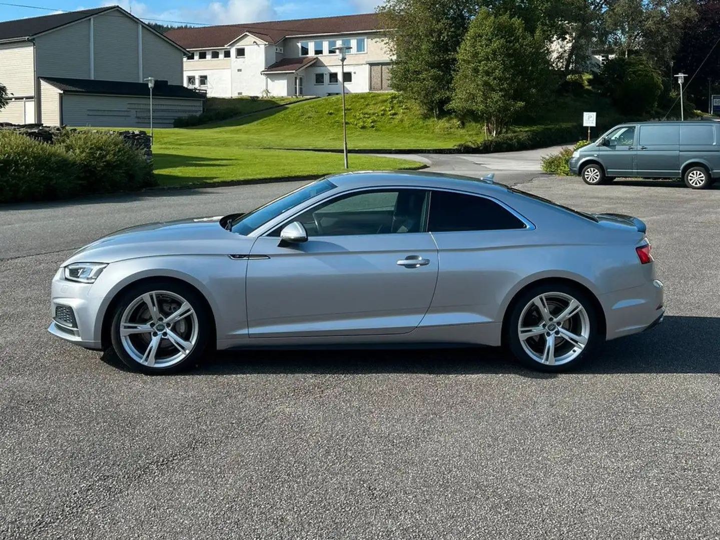 Audi A5 Coupé Sport 2.0 TDi - 2