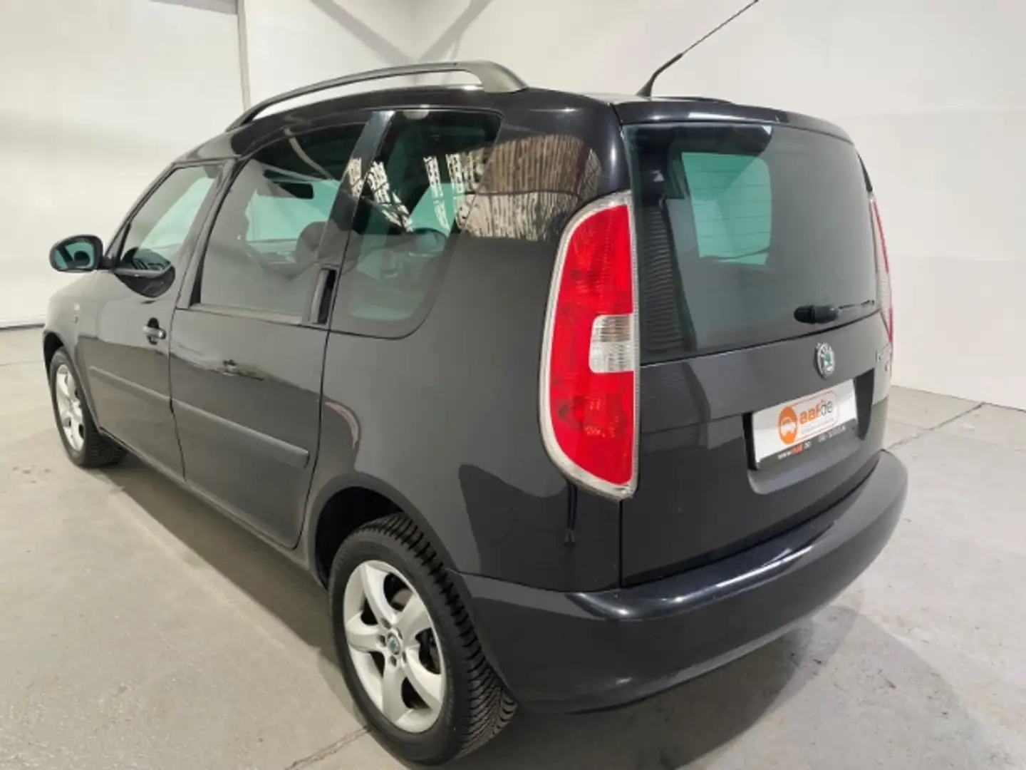 Skoda Roomster 1.2 TSI Family Klima PDC Tempomat SHZ Schwarz - 2