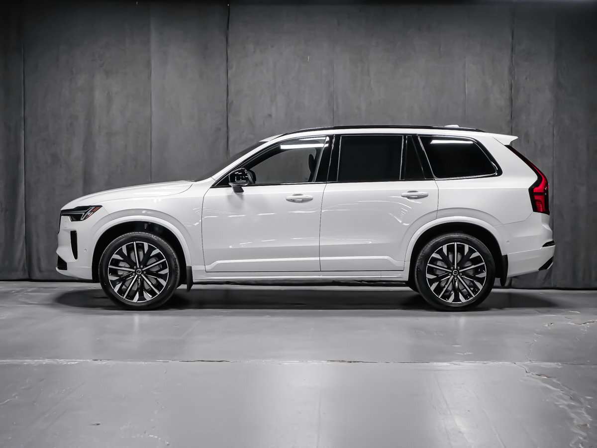 2026 Volvo XC90 Ultra 7-Seater (Dark Theme) alt 4