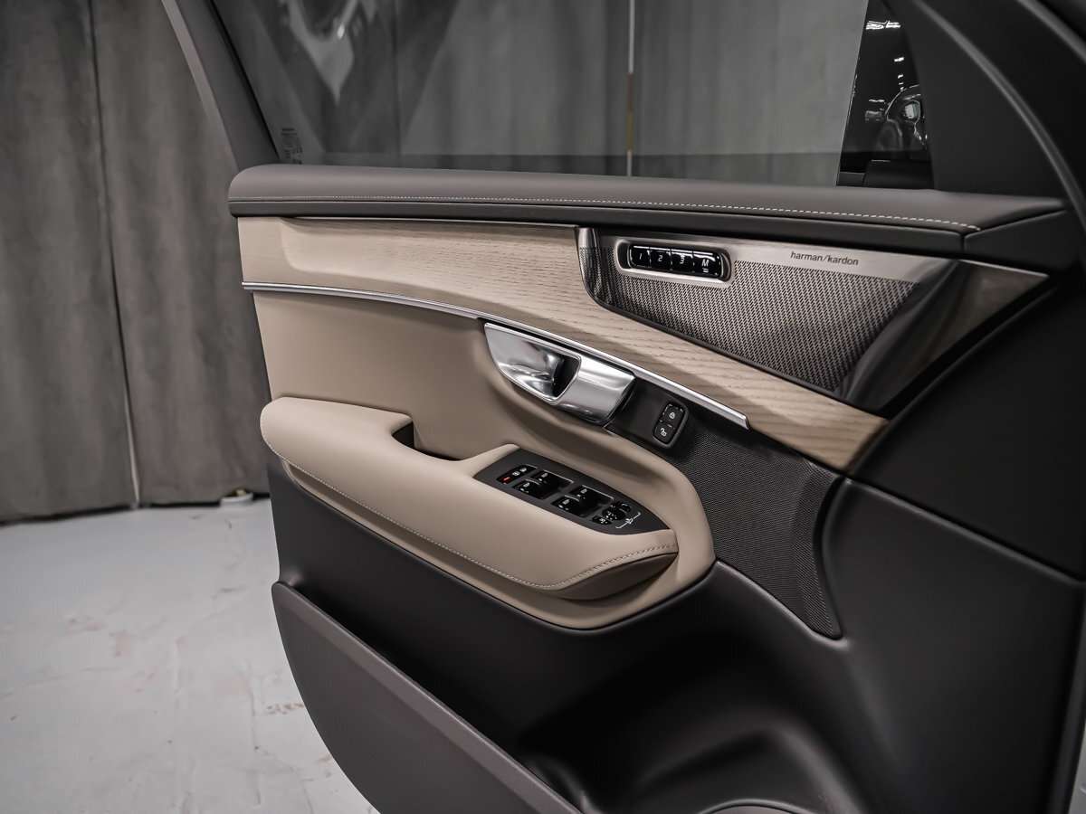 2026 Volvo XC90 Ultra 7-Seater (Dark Theme) thumb 10