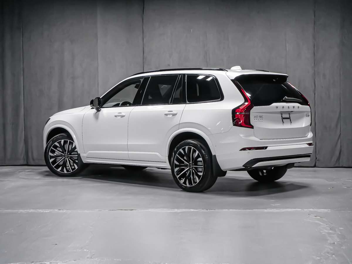 2026 Volvo XC90 Ultra 7-Seater (Dark Theme) alt 5