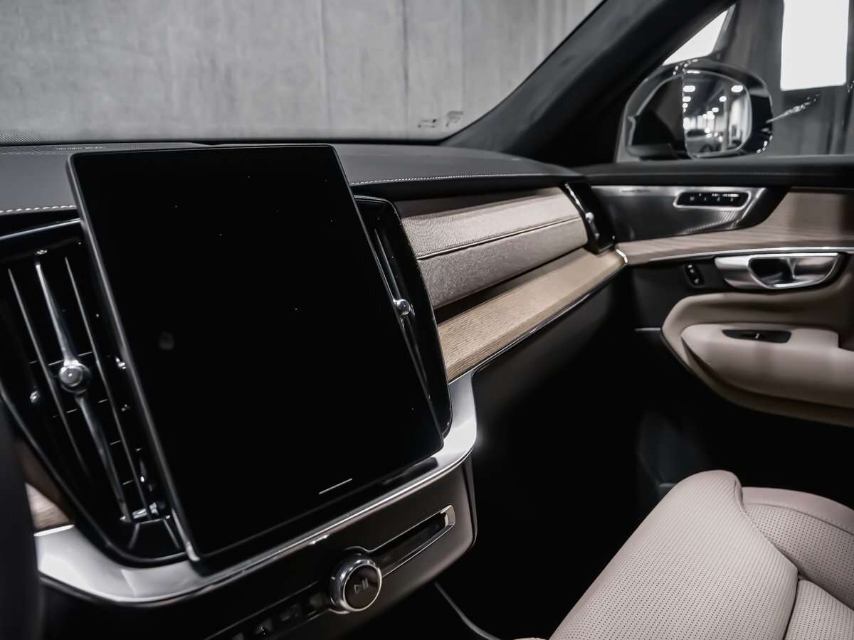 2026 Volvo XC90 Ultra 7-Seater (Dark Theme) thumb 11