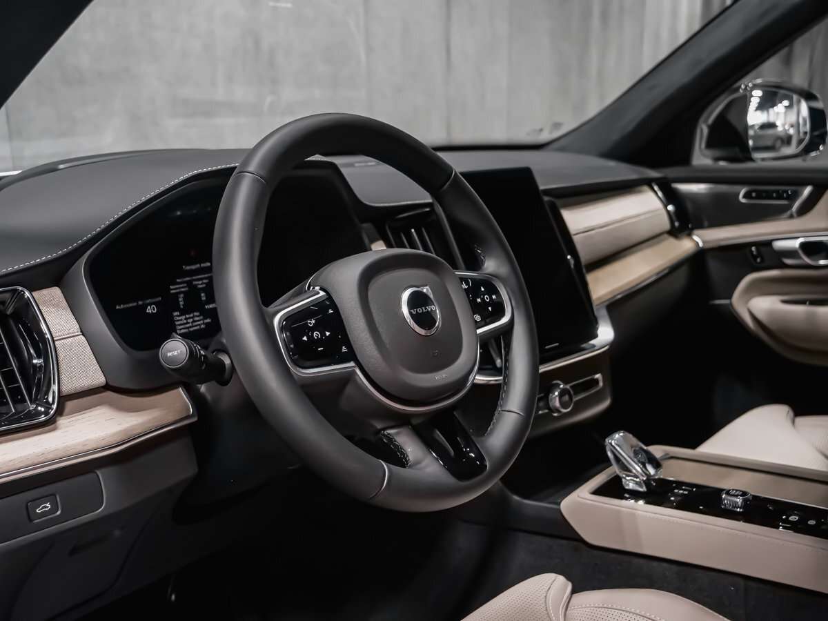 2026 Volvo XC90 Ultra 7-Seater (Dark Theme) thumb 9