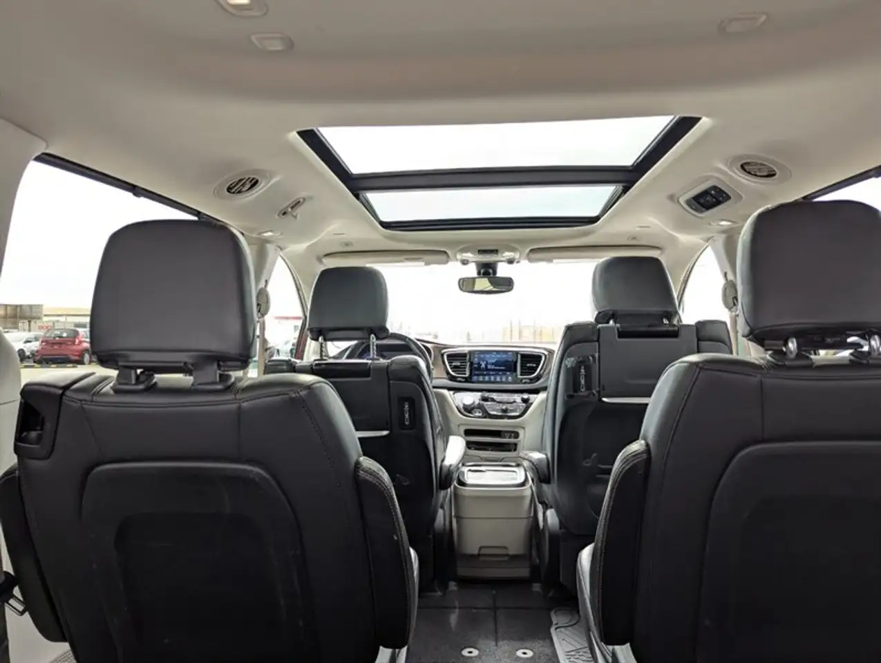 Chrysler Pacifica photo Chrysler Pacifica