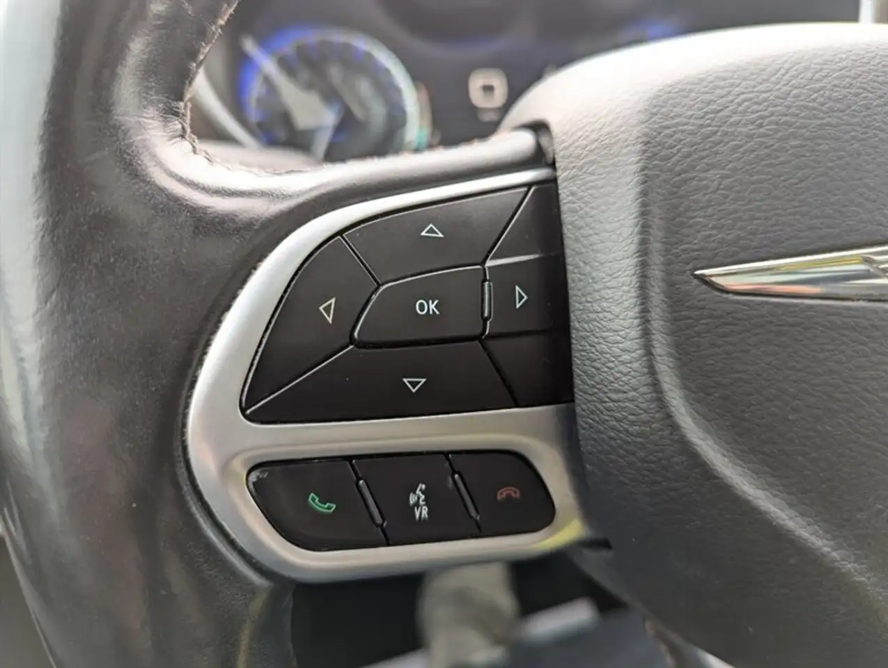 Chrysler Pacifica photo Chrysler Pacifica