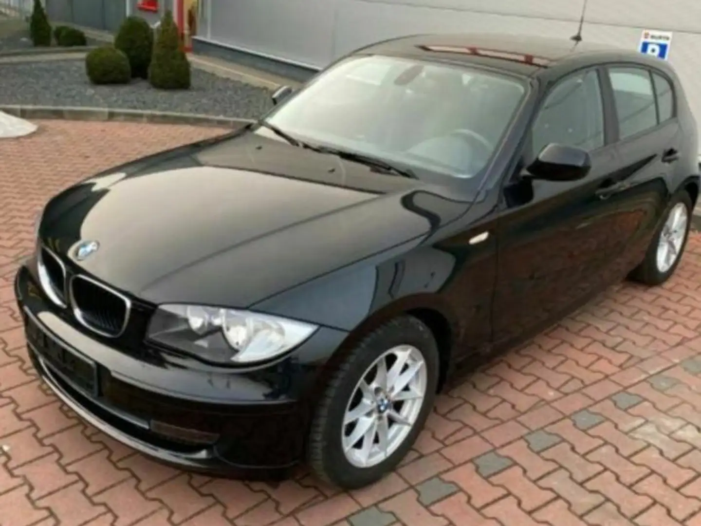 BMW 118 118i Edition Lifestyle Schwarz - 1