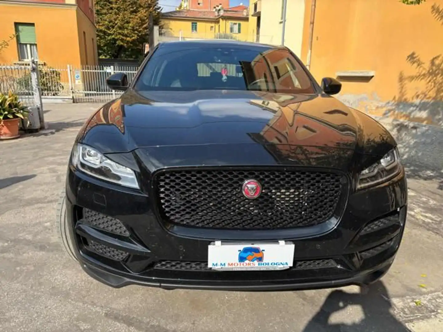 Jaguar F-Pace 2.0 D 180 CV AWD aut. R-Sport "ProMMo" Schwarz - 2