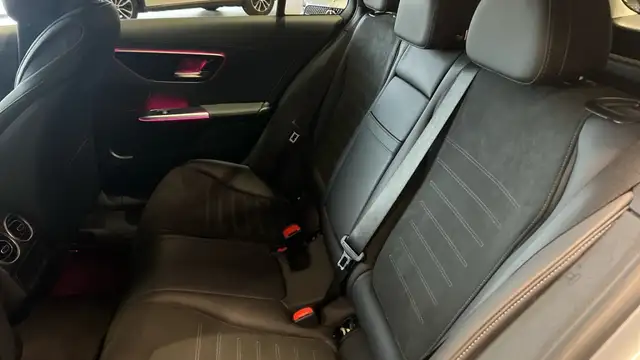 Mercedes-Benz C-Class view 11