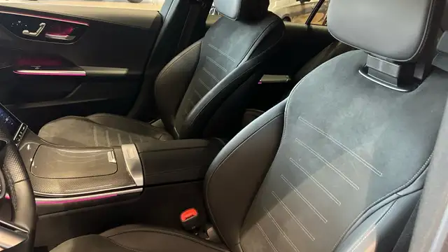 Mercedes-Benz C-Class view 7