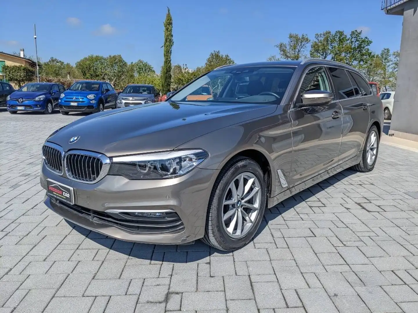 BMW 520 520d Business auto Marrone - 2