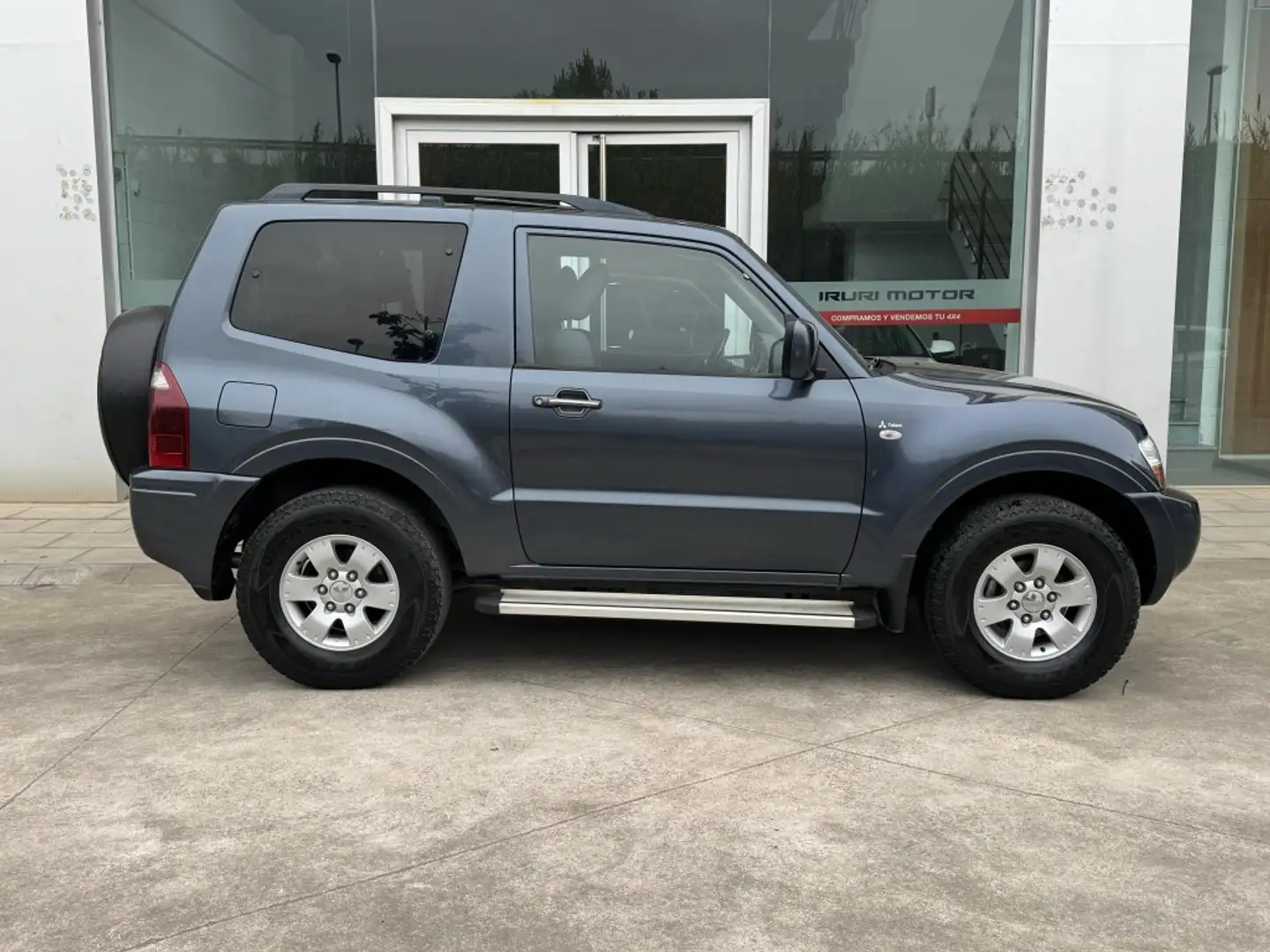Mitsubishi Montero 3.2DI-D Intense Aut. Plateado - 1