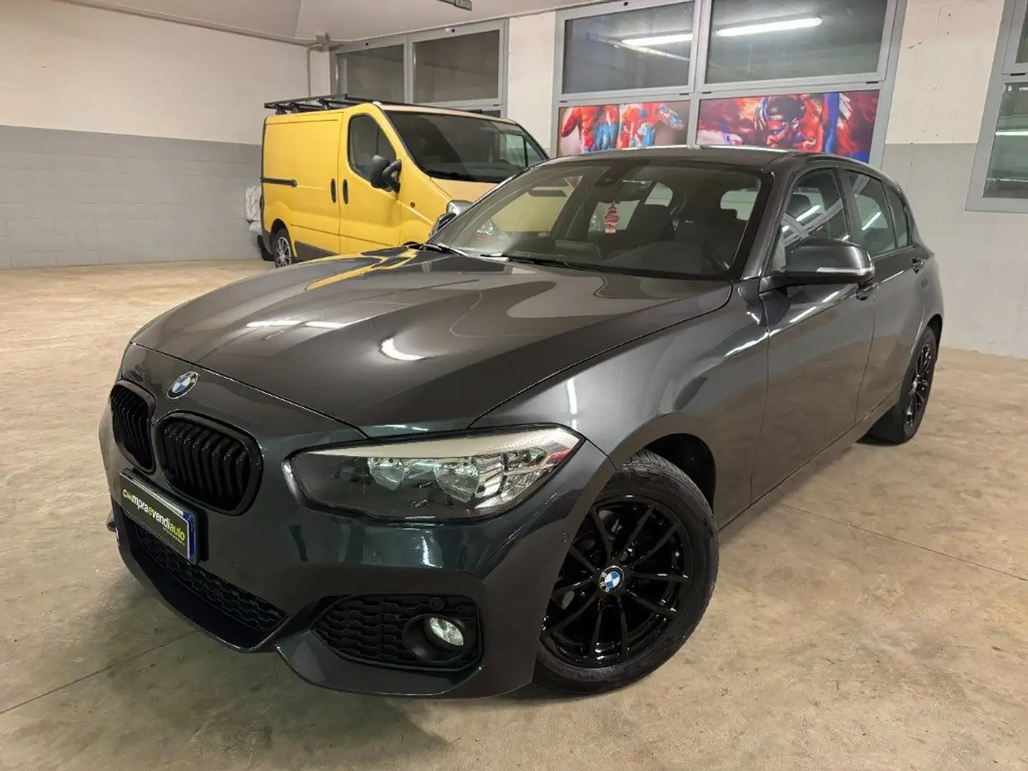 BMW 116 d 5p. Sport Automatica Grau - 1