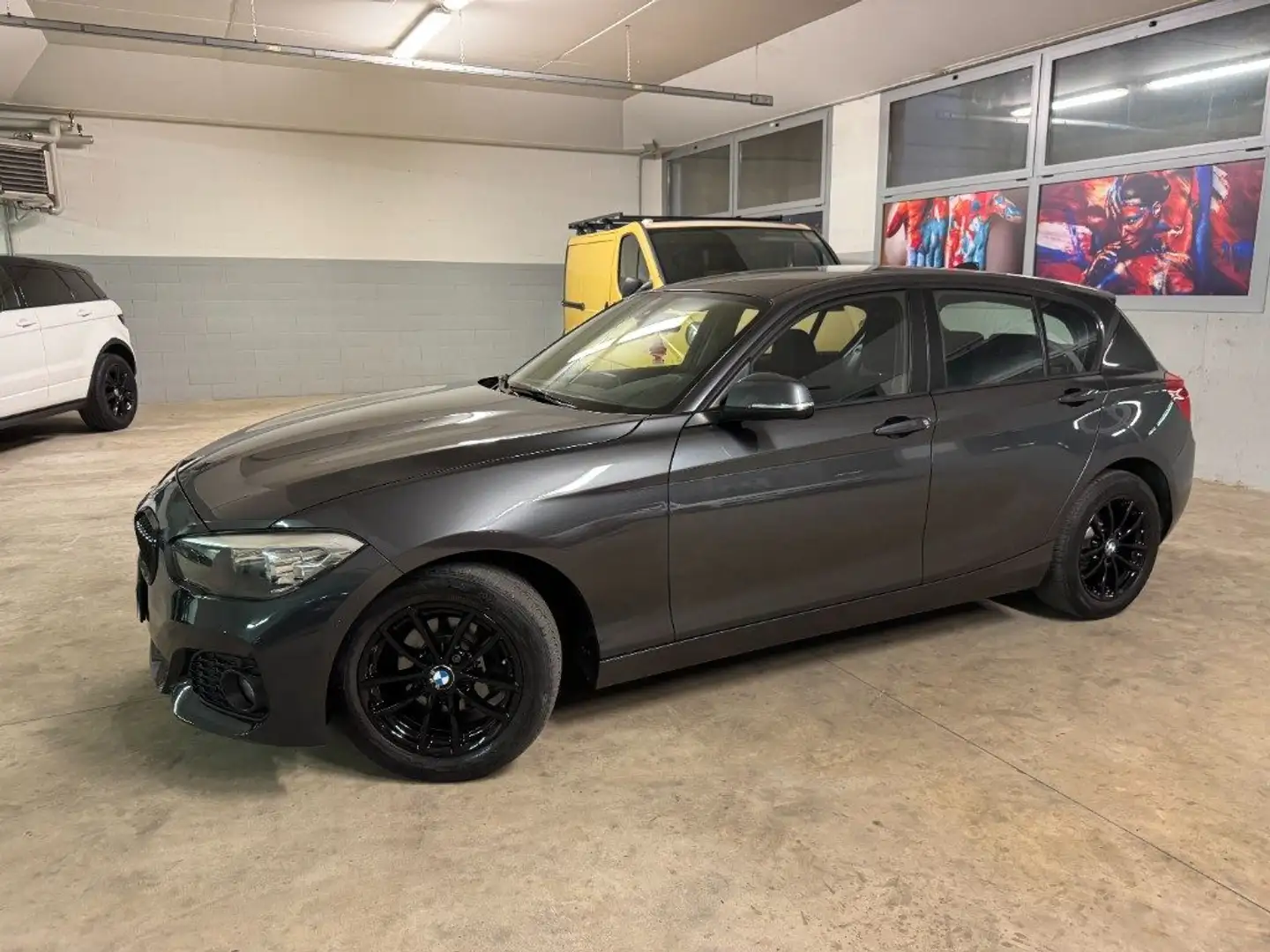 BMW 116 d 5p. Sport Automatica Grau - 2