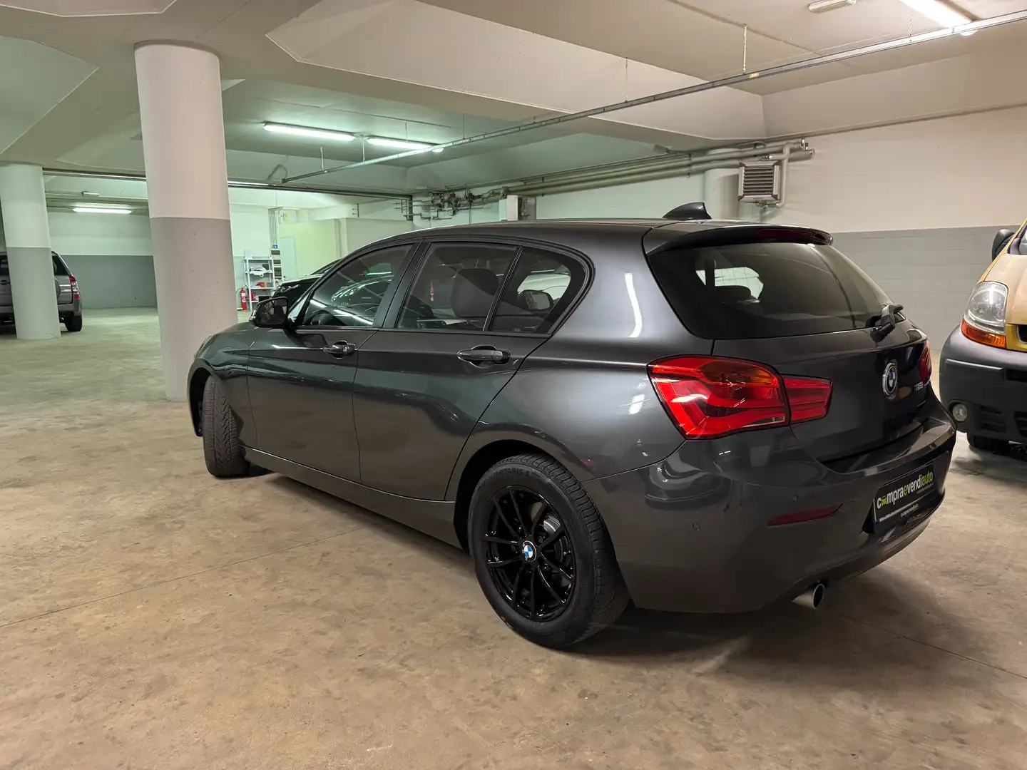 BMW 116 d 5p. Sport Automatica Grigio - 2