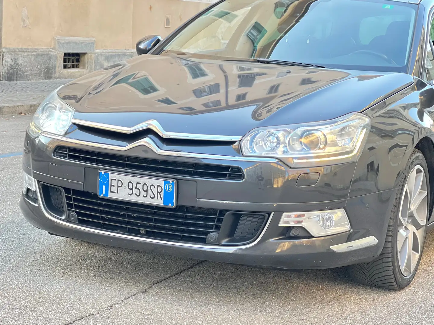 Citroen C5 Tourer 2.2 HDi 204cv aut. Hydractive Executive FL Gris - 2
