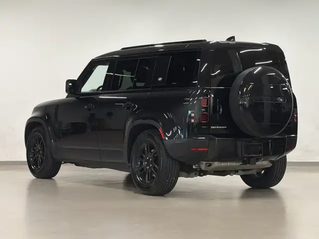 Land Rover Defender 2023 — photo 6