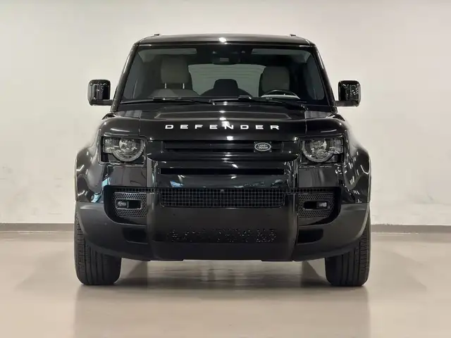 Land Rover Defender 2023 — photo 3
