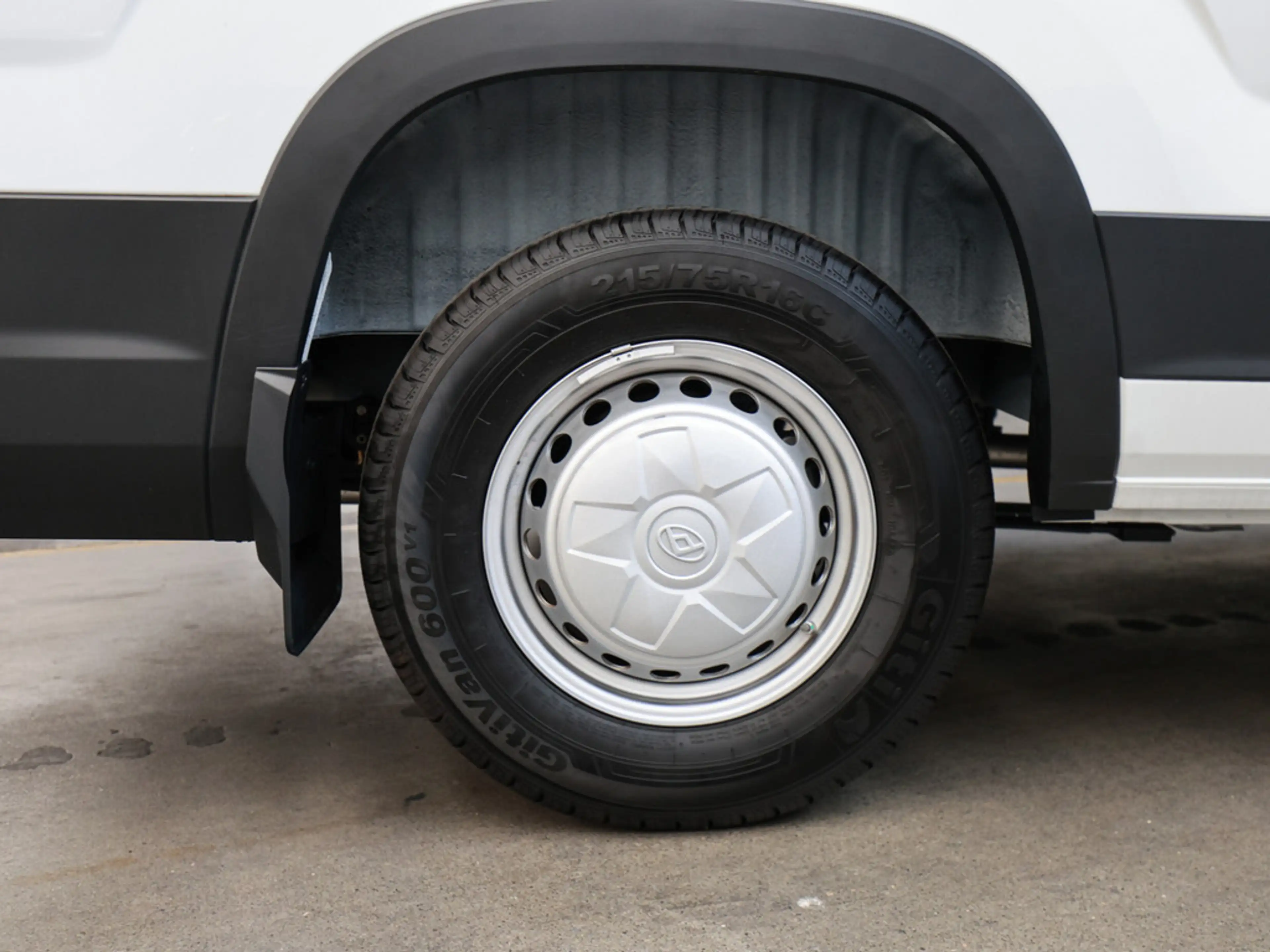 Maxus Deliver 9 KA L3H2 Komfort Neues Modell KAMERA — photo 9