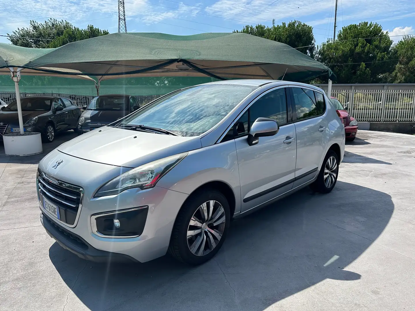 Peugeot 3008 1.6 hdi Business 115cv**GANCIO TRAINO** Argento - 1