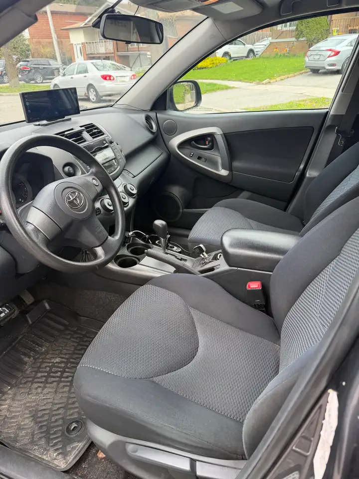 Toyota RAV 4 снимка Toyota RAV 4
