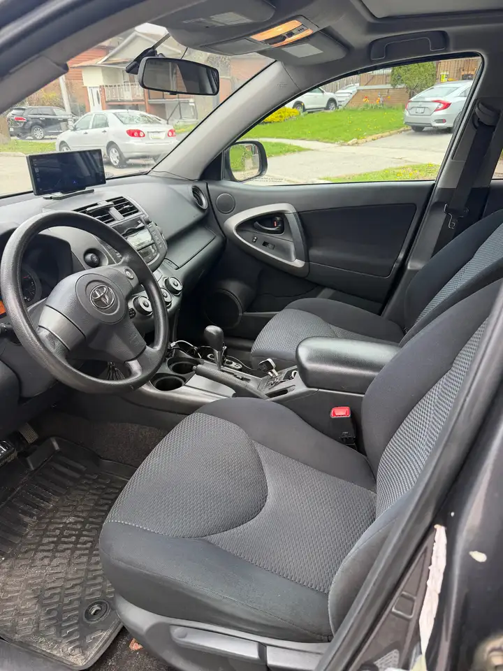 Toyota RAV 4 снимка Toyota RAV 4