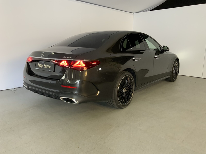 Mercedes-Benz E 400 E 400 e 4MATIC Limousine mit EQ Hybrid Technologie — photo 5