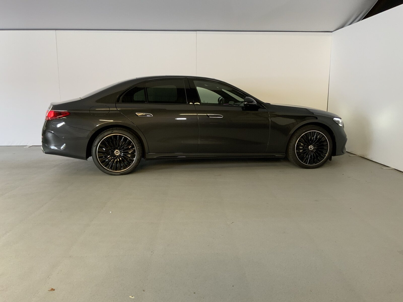 Mercedes-Benz E 400 E 400 e 4MATIC Limousine mit EQ Hybrid Technologie — photo 4