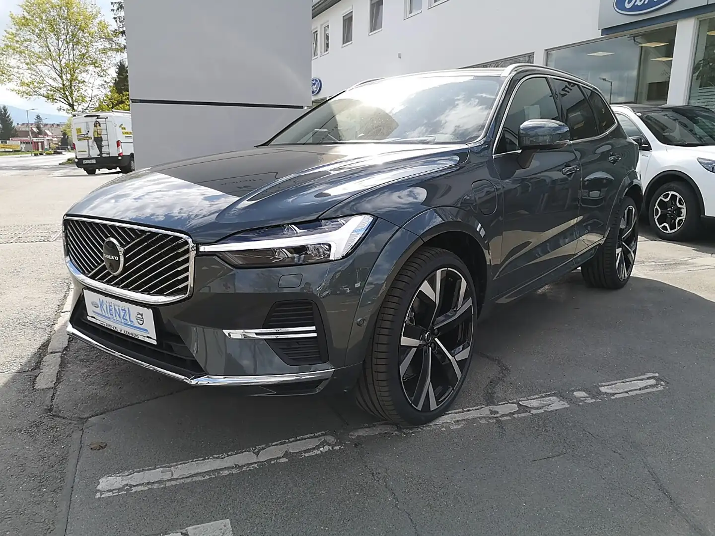 Volvo XC60 T6 AWD PHEV 18,8kWh Ultra Bright Aut. - 1